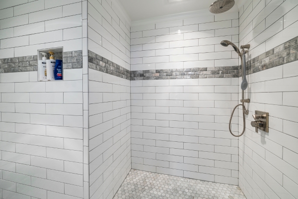 Modern bathroom with bullnose tile trim