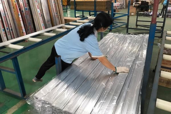 Final quality and packing inspection before tile trim shipment
