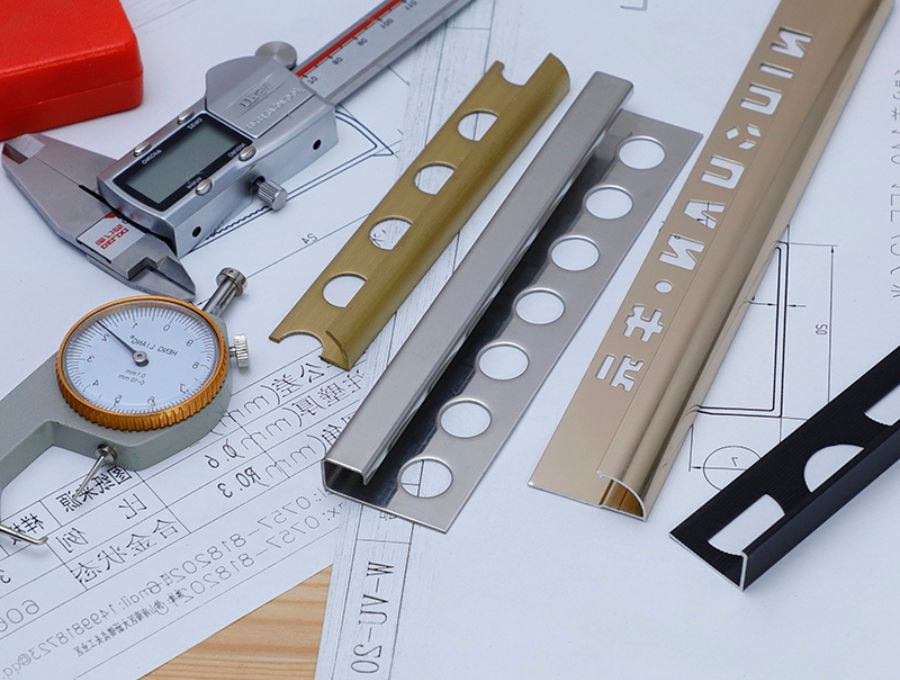 Tile trim profile display for edge finishing and bulk supply